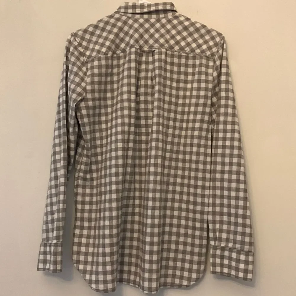 J Crew gray and white checked shirt Size S Long sleeves Length 27” Bust 19”
